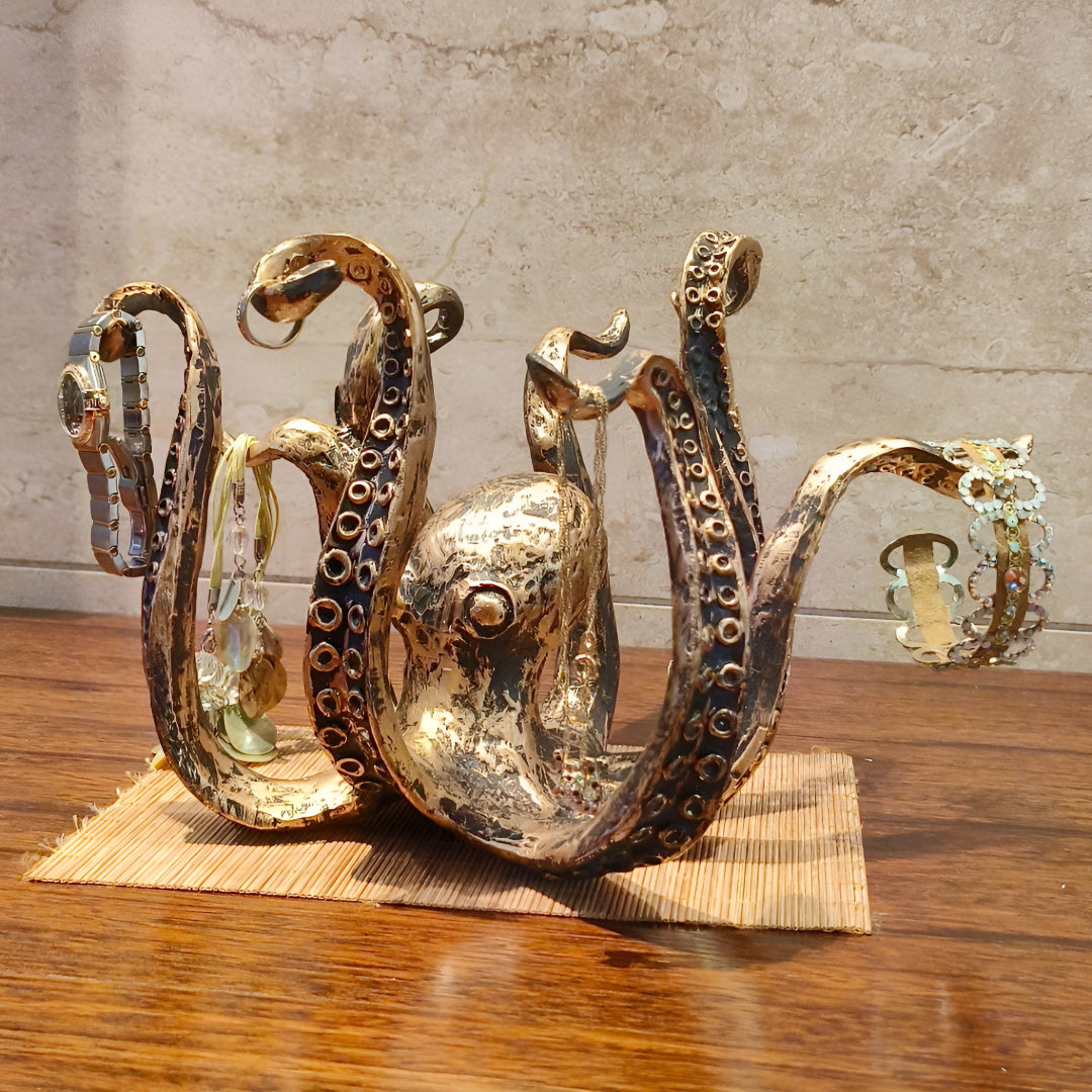 Mug Holder Stand With Rustic Octopus Design